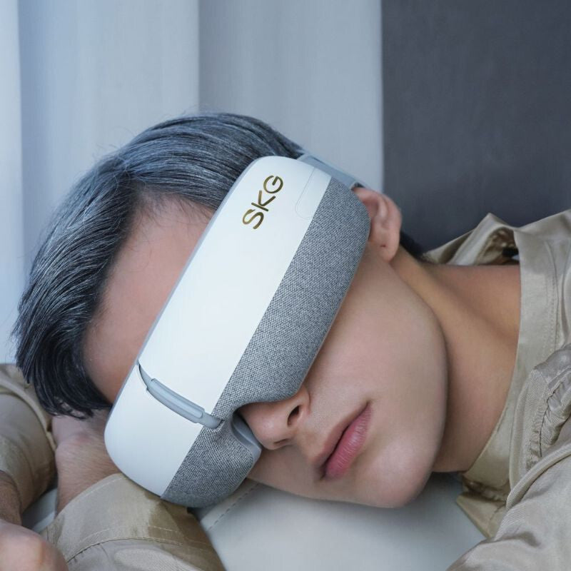 SKG E3-EN Fehér Okos Szemmasszírozó – Bluetooth Zene, Melegítő és Légnyomásos Masszázs - Maxihome