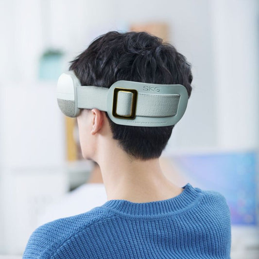 SKG E3-EN Fehér Okos Szemmasszírozó – Bluetooth Zene, Melegítő és Légnyomásos Masszázs - Maxihome