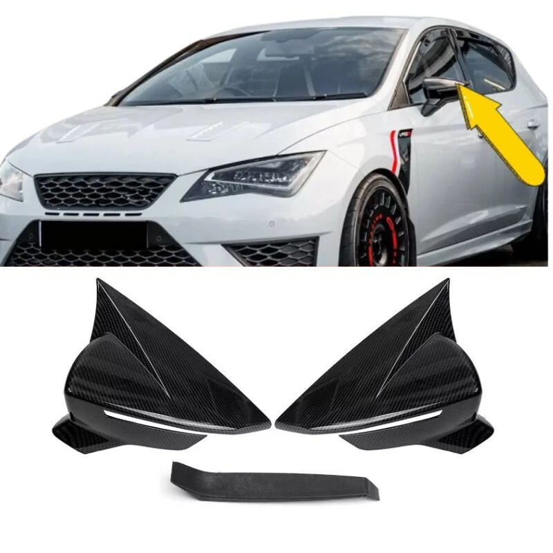 MECO fekete visszapillantó tükör burkolat Seat Leon autón, alatta a burkolatpár