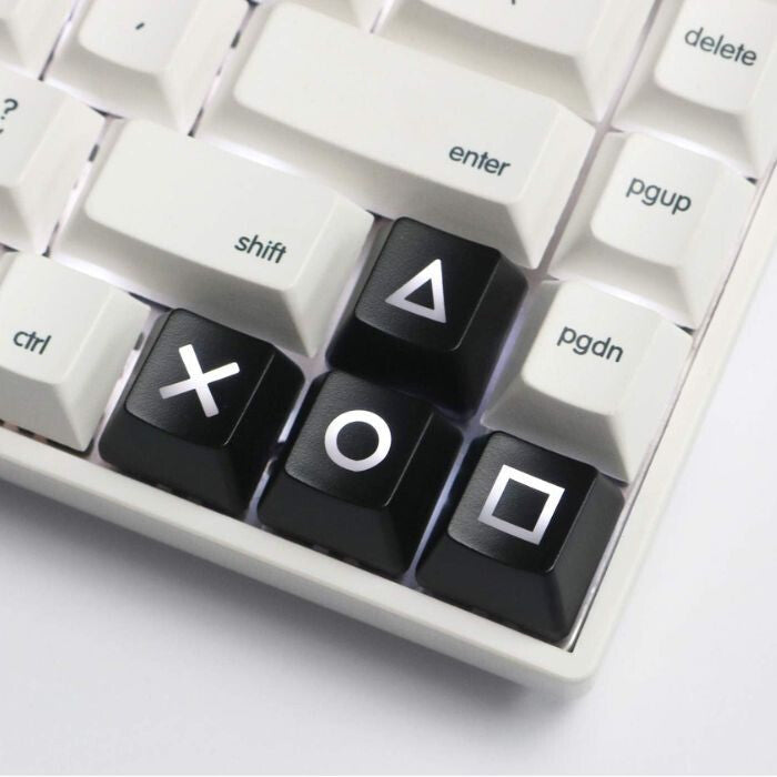 Cherry MX billentyűsapkák fekete színben fehér mechanikus billentyűzetre szerelve