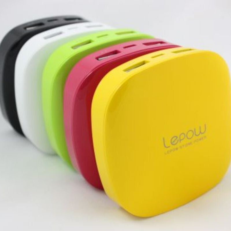Lepow Moonstone 300 powerbank színváltozatai egymás mögött: fekete, fehér, zöld, piros, sárga