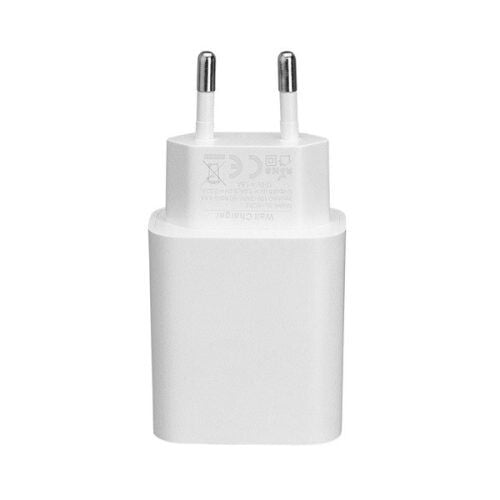 20W USB-C hálózati töltő adapter oldalnézetből, felfelé álló EU csatlakozótüskékkel