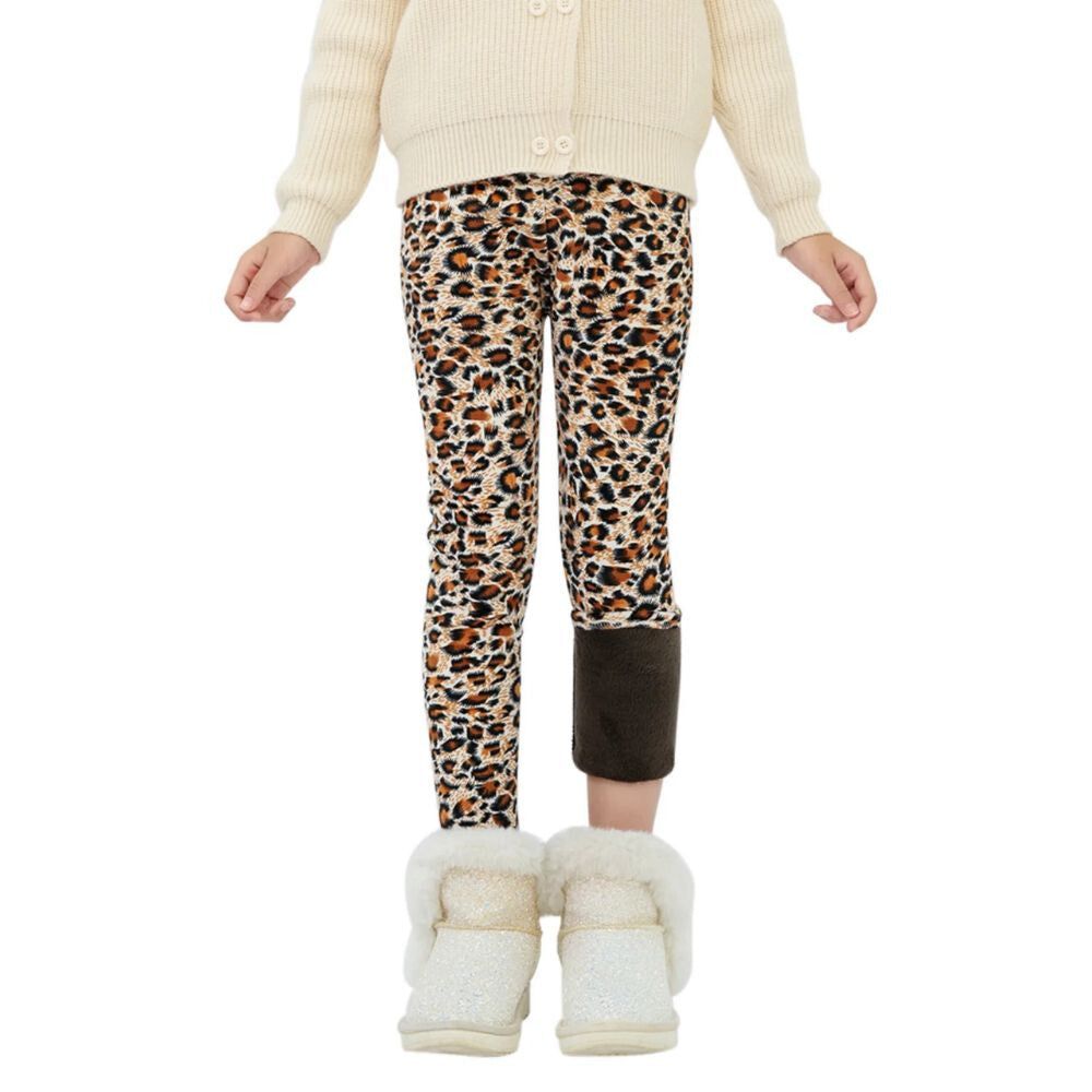 Párduc mintás Adorel leggings elölről, felhajtott szárral, látszó polár béléssel