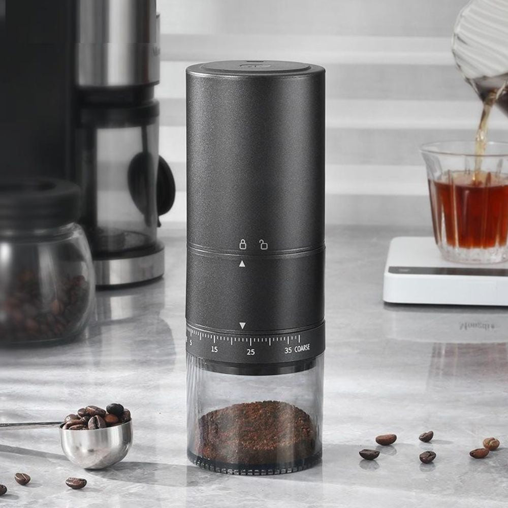 Kompakt Elektromos Kávédaráló – USB-C Tölthető, 38 Őrlési Fokozat, LED Panel