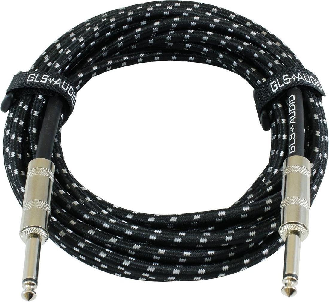 GLS Audio fekete-fehér szövetes gitárkábel feltekerve, egyenes jack végek felülről
