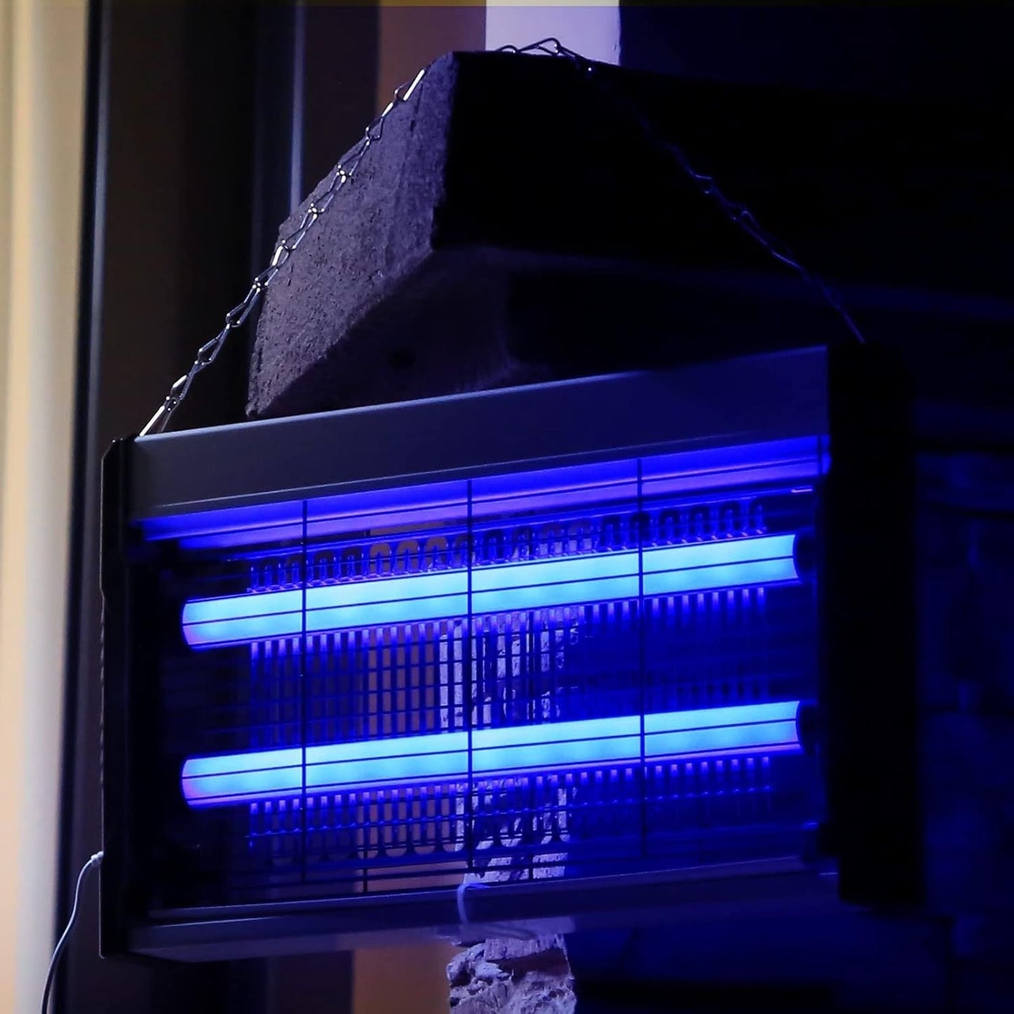 Elektromos Szúnyogirtó Lámpa és Rovarcsapda – USB-C, Vegyszermentes (Beltéri/Kültéri)