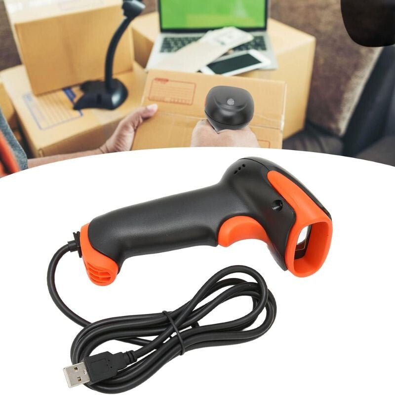 Tera 1871 USB vonalkódolvasó hátulról kábellel, felette raktári használat laptoppal